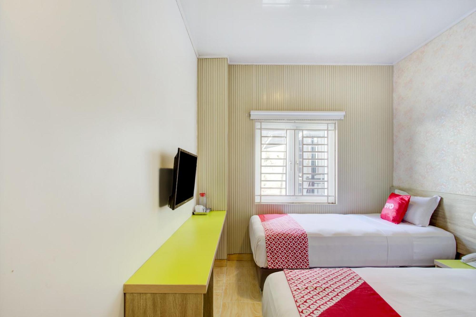 ג'קרטה Hotel O Gambir Near Juanda Station Formerly Bunga Dahlia מראה חיצוני תמונה