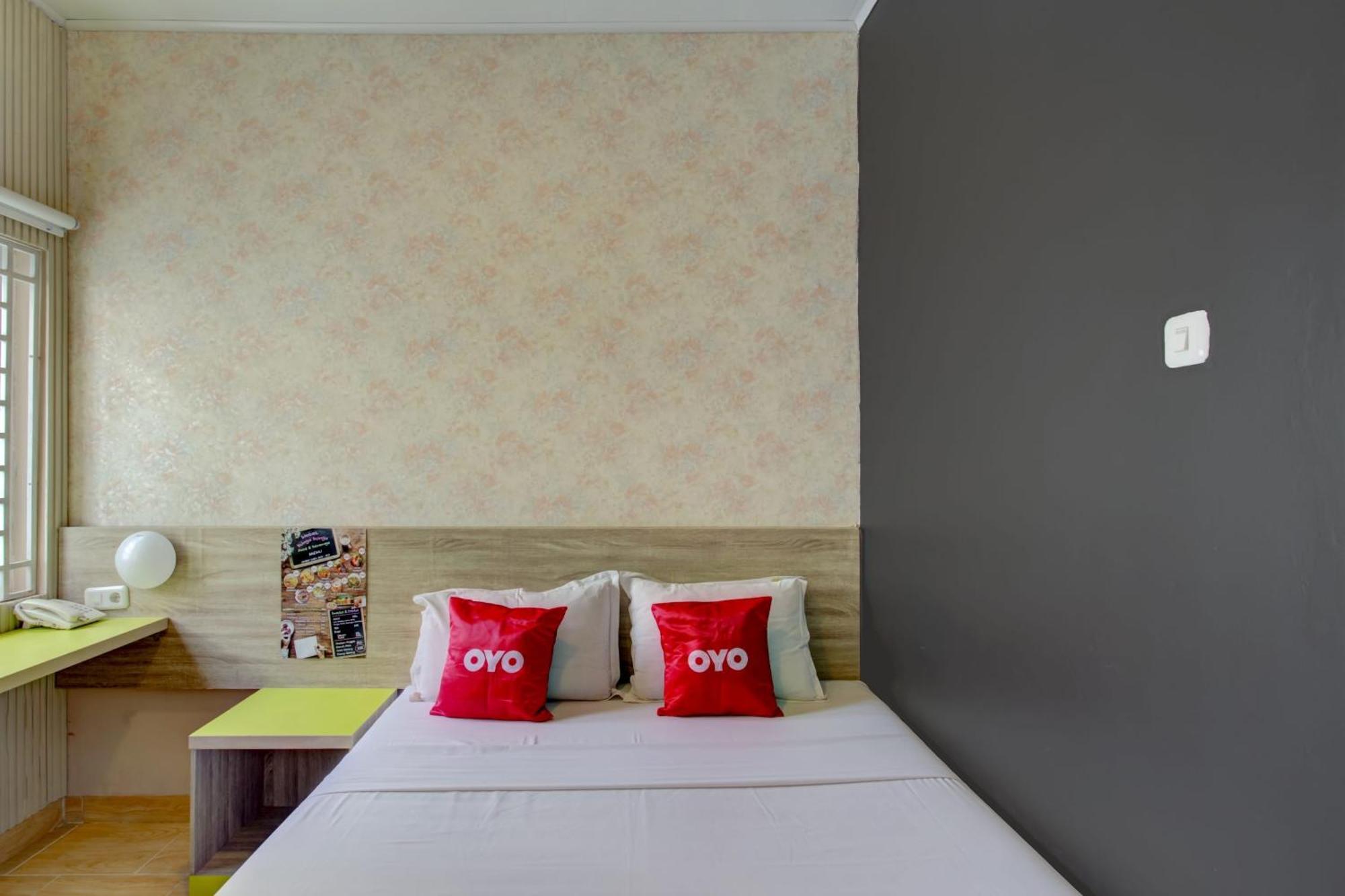ג'קרטה Hotel O Gambir Near Juanda Station Formerly Bunga Dahlia מראה חיצוני תמונה