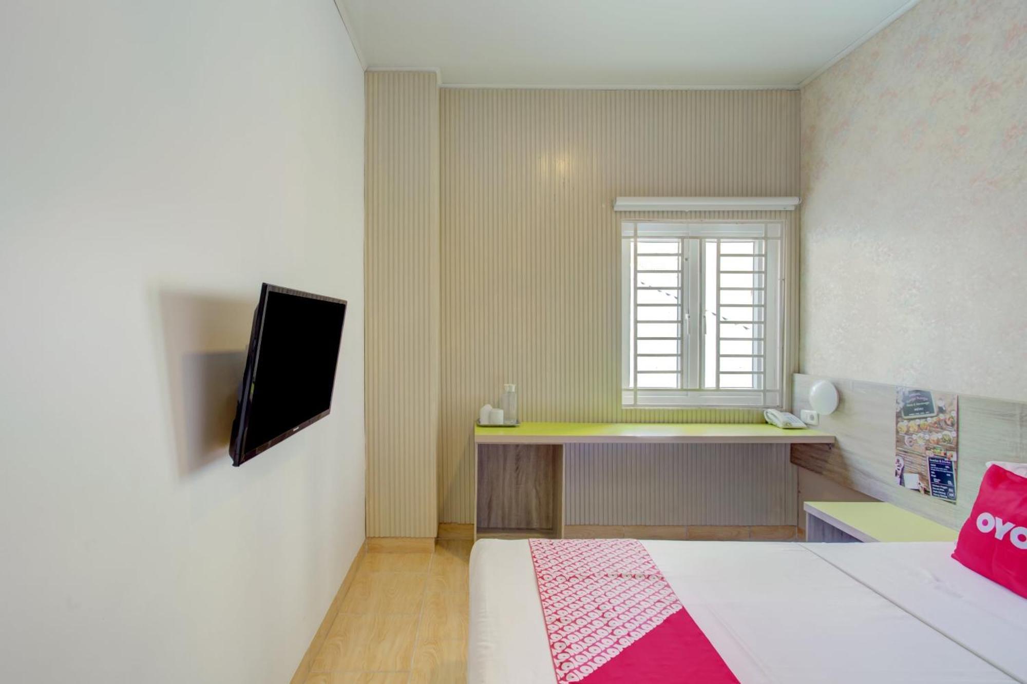 ג'קרטה Hotel O Gambir Near Juanda Station Formerly Bunga Dahlia מראה חיצוני תמונה