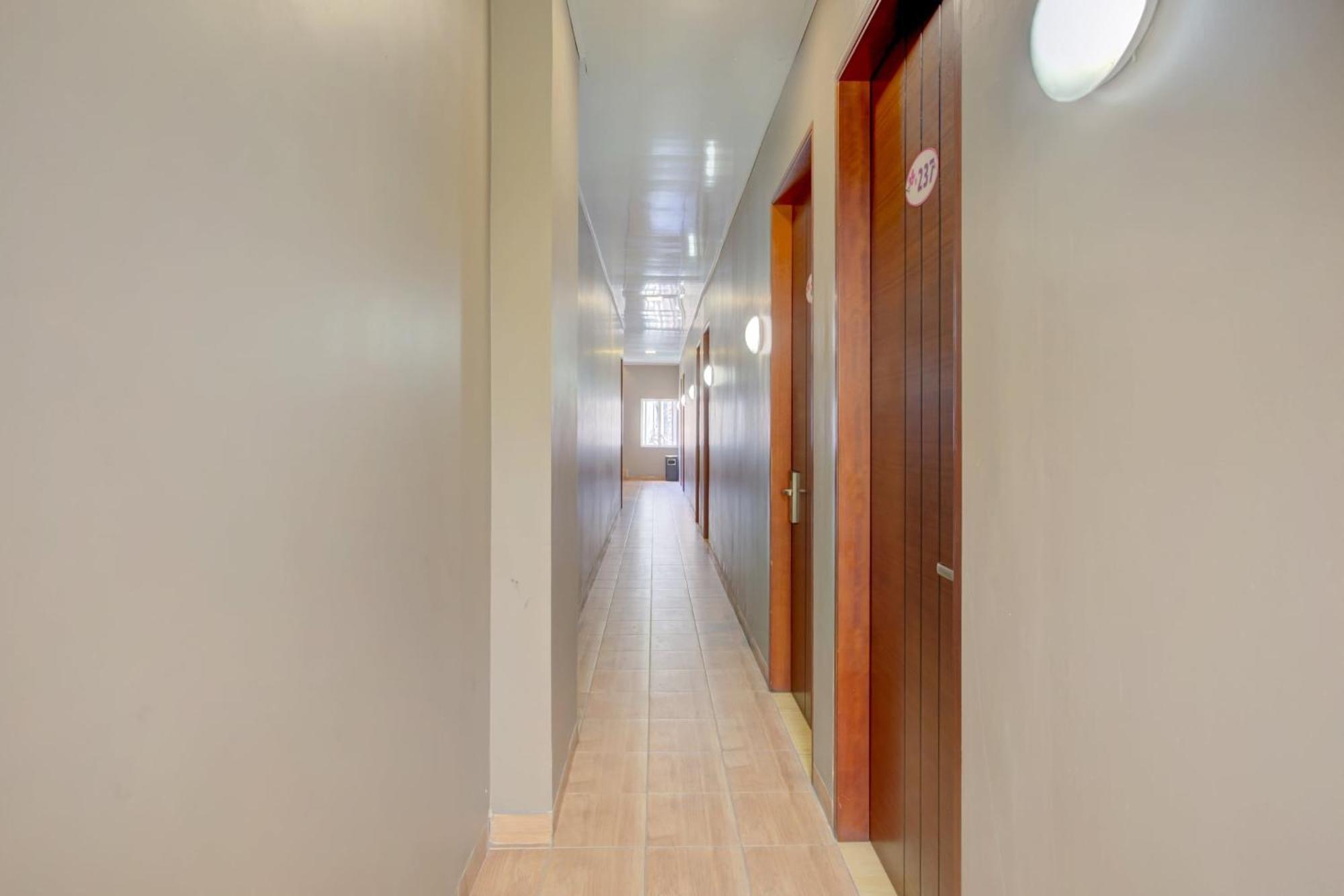 ג'קרטה Hotel O Gambir Near Juanda Station Formerly Bunga Dahlia מראה חיצוני תמונה