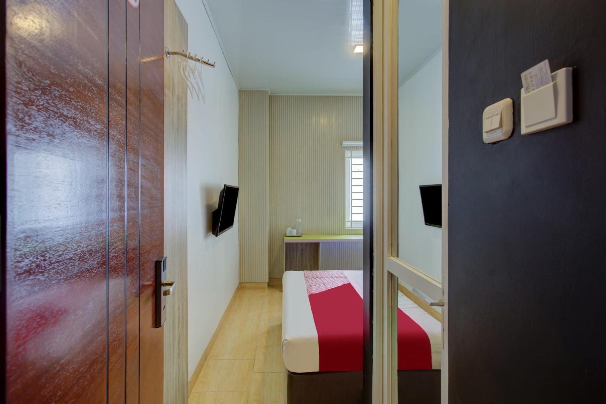 ג'קרטה Hotel O Gambir Near Juanda Station Formerly Bunga Dahlia מראה חיצוני תמונה