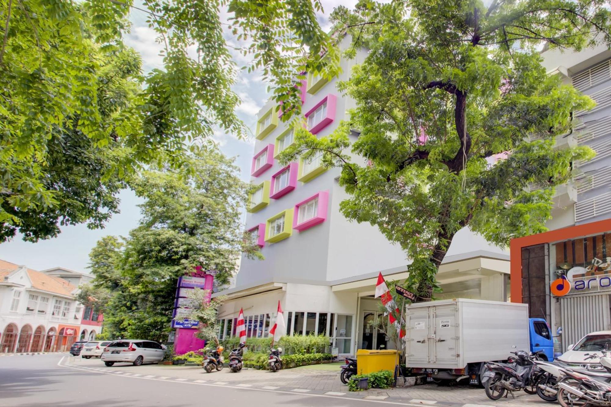 ג'קרטה Hotel O Gambir Near Juanda Station Formerly Bunga Dahlia מראה חיצוני תמונה